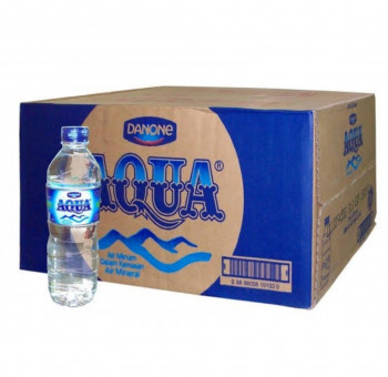 air mineral botol aqua sedang