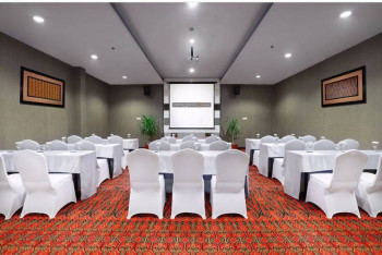 FullBoard Meeting Hotel Harper Perintis Makassar By Aston