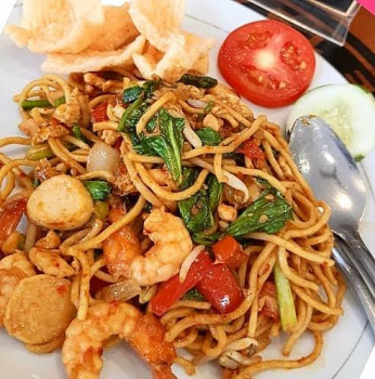 Mie goreng seafood