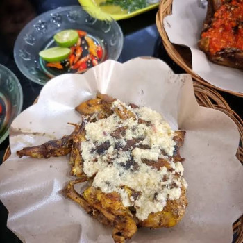 Ayam bakar tolak pinggang