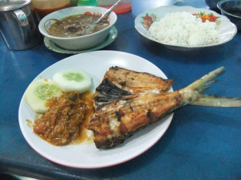 Ikan bandeng bakar