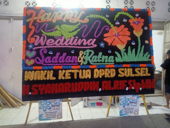 Papan Karangan Bunga Ucapan  Happy Wedding