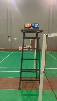 KURSI WASIT + PAPAN SCORE BADMINTON