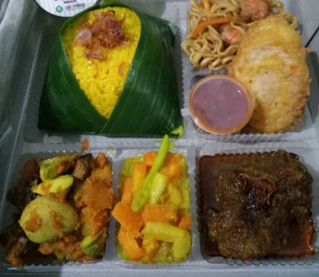 Nasi Kuning Rendang (Dos)