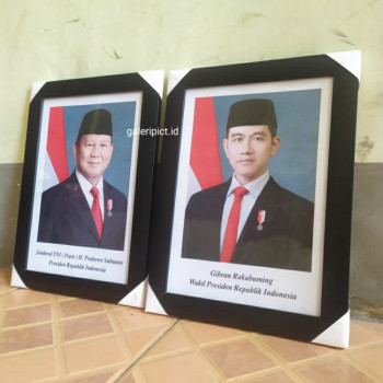 Cetak Foto Presiden dan Wakil Preside