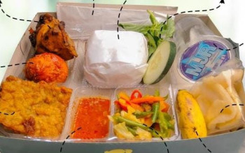 NASI KOTAK KOMPLIT