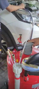 Penggantian Oli mesin kendaraan double cabin