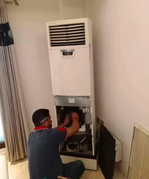 Service/Cleaning Standing AC