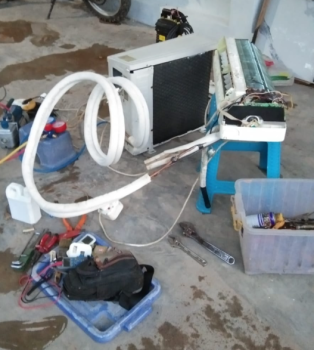 Servis AC Bongkar Simpan AC Split