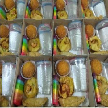 Kudapan (snack box)