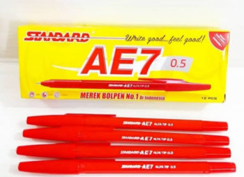 Ballpoint Merah