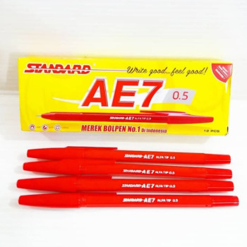 Ballpoint Merah