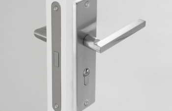 Handel pintu