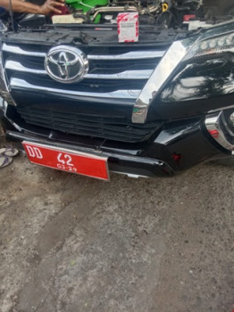 Pemeliharaan dan Penggantian Oli Mesin Set Toyota Fortuner