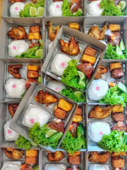 Makanan ( Nasi Dos ) Makanan ( Nasi Dos )