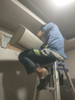 Bongkar Pasang AC Split